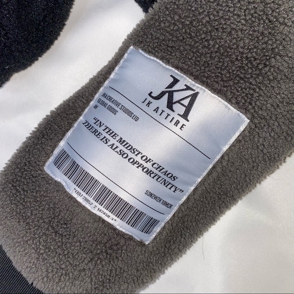 SHERPA CROPPED CREWNECK - Picture 3 of 6